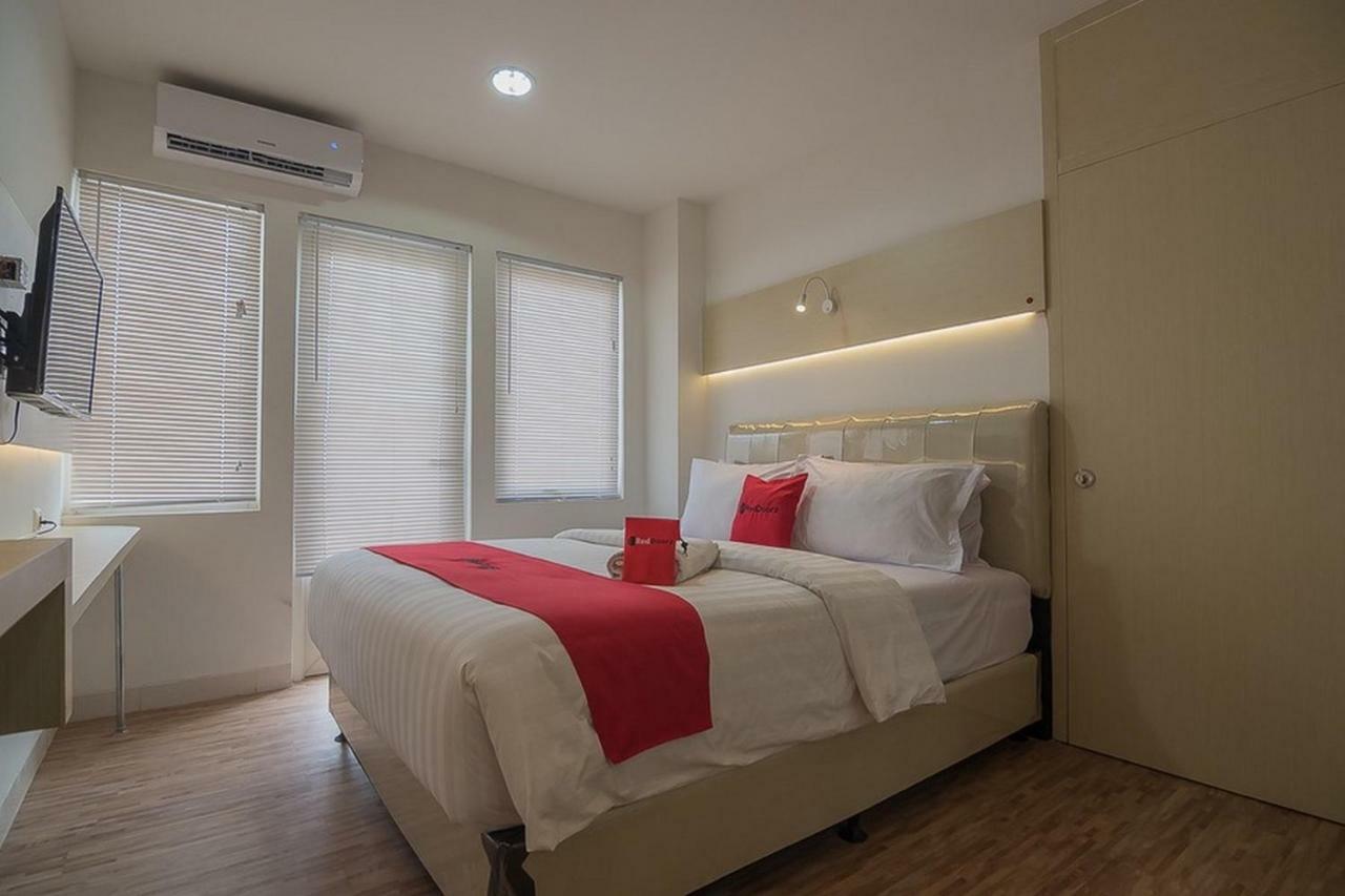 RedDoorz Apartment @ Sentul Tower Bogor Exterior foto